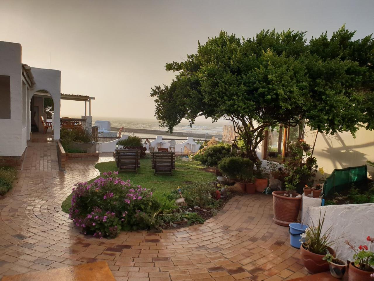 Saxon Lodge Gansbaai Exterior photo